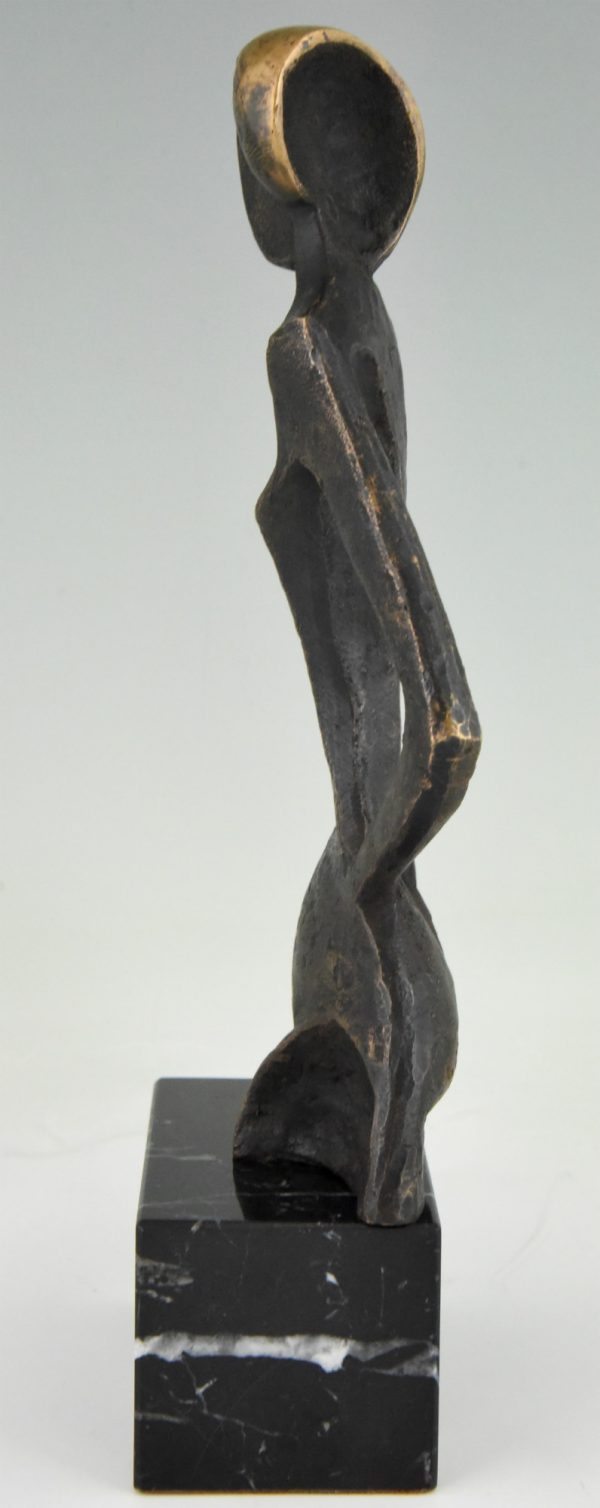 Modern bronzen sculptuur vrouw abstract