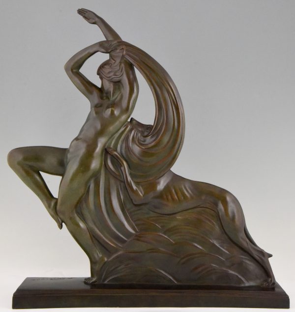 Art Deco bronzen sculptuur dansend naakt met barzoi hond