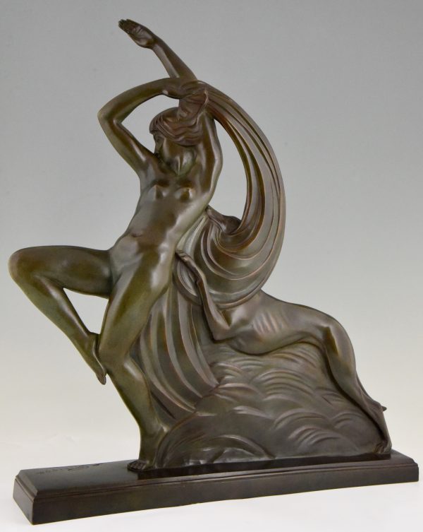 Art Deco bronzen sculptuur dansend naakt met barzoi hond