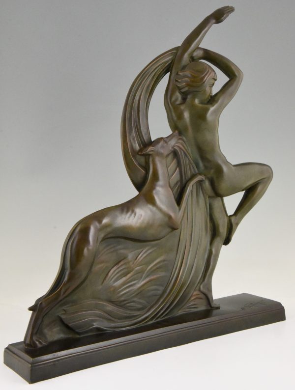 Art Deco bronzen sculptuur dansend naakt met barzoi hond