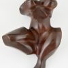 Sculpture moderne en bronze d’une femme.