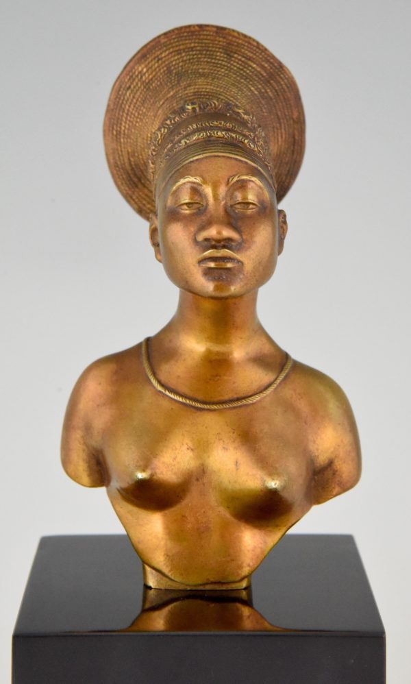 Art Deco bronzen sculptuur automobiel mascotte prinses Neginga, Afrikaanse schoonheid.