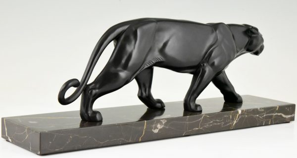 Art Deco beeld panter