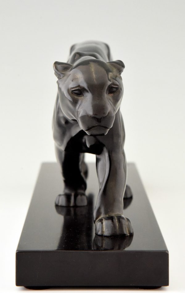 Art Deco panther sculpture.