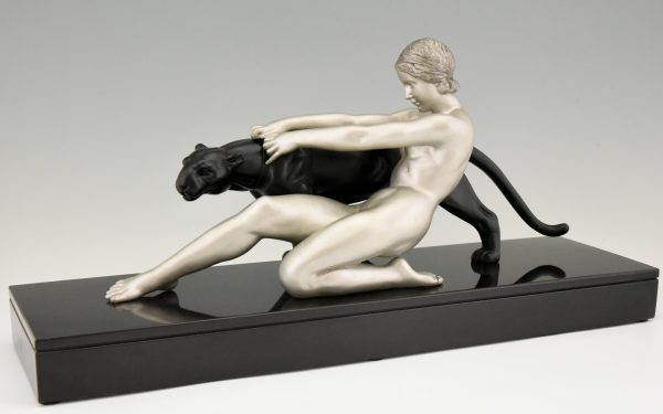 Art Deco sculptuur naakte vrouw met panter