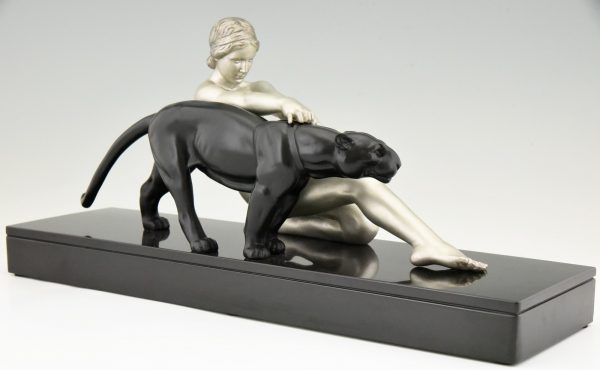 Art Deco sculptuur naakte vrouw met panter