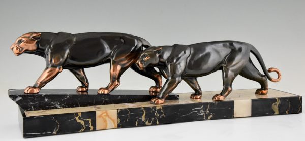 Art Deco sculpture of two panthers