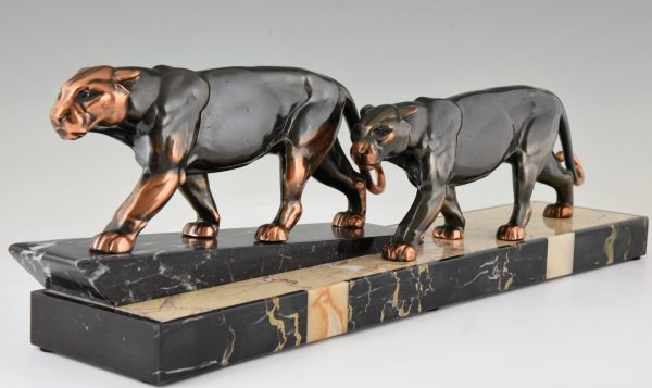 Art Deco sculpture of two panthers