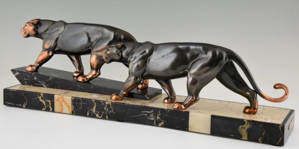 Art Deco sculpture of two panthers