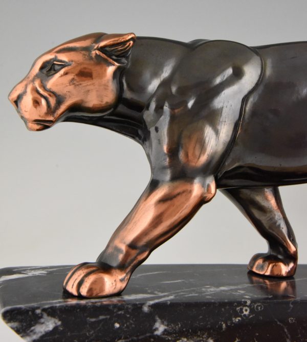 Art Deco sculpture of two panthers