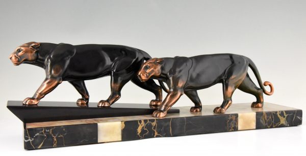 Art Deco sculpture of two panthers