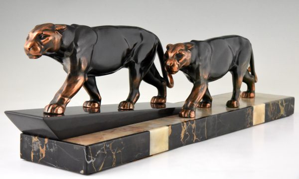 Art Deco sculpture of two panthers