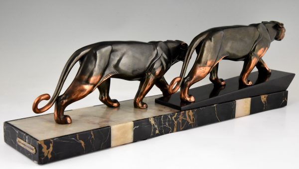 Art Deco sculpture of two panthers