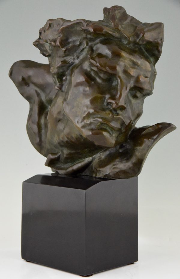 De Rhone, Art Deco bronzen beeld van een man.