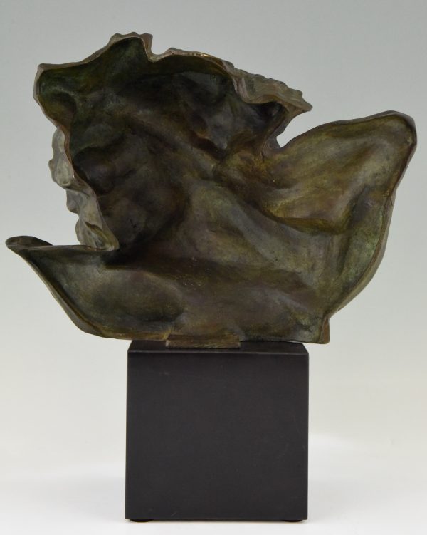 Le Rhone, sculpure en bronze d’un homme.