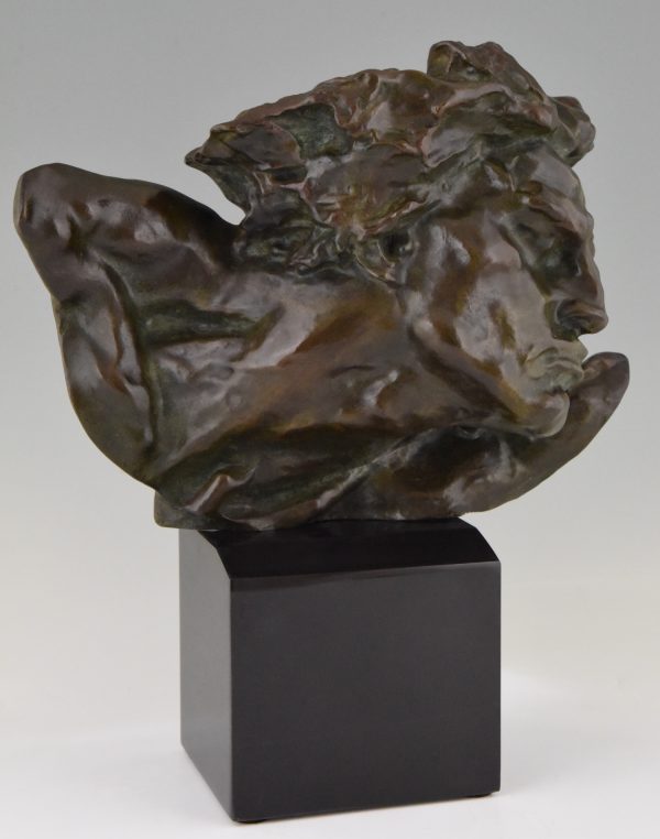 De Rhone, Art Deco bronzen beeld van een man.