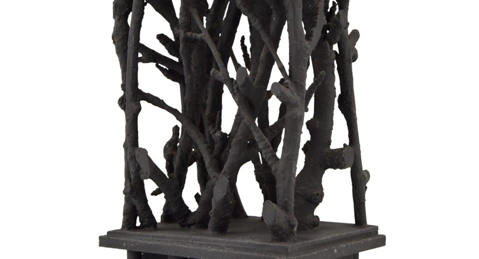 Sculpture années 70 en bois noir avec branches
