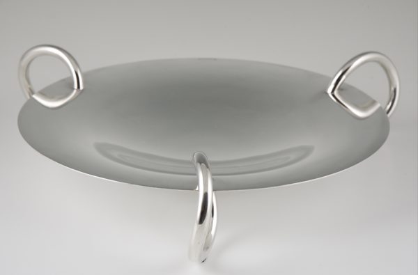 Modern silver plated center piece bowl.