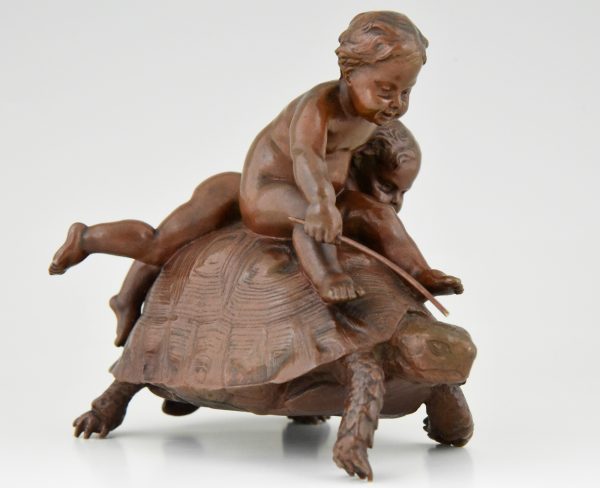 Antike Bronze Skulptur 2 Kinder auf Schildkröte