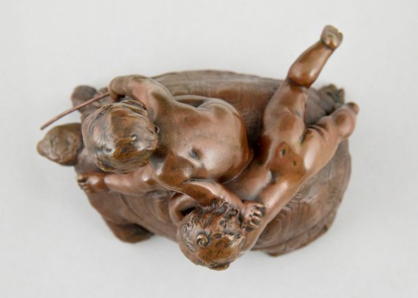 Sculpture en bronze 2 enfants sur une tortue