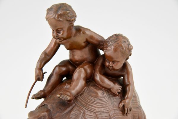 Antike Bronze Skulptur 2 Kinder auf Schildkröte