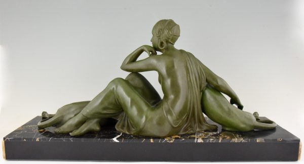 Art Deco sculpture femme aux panthères