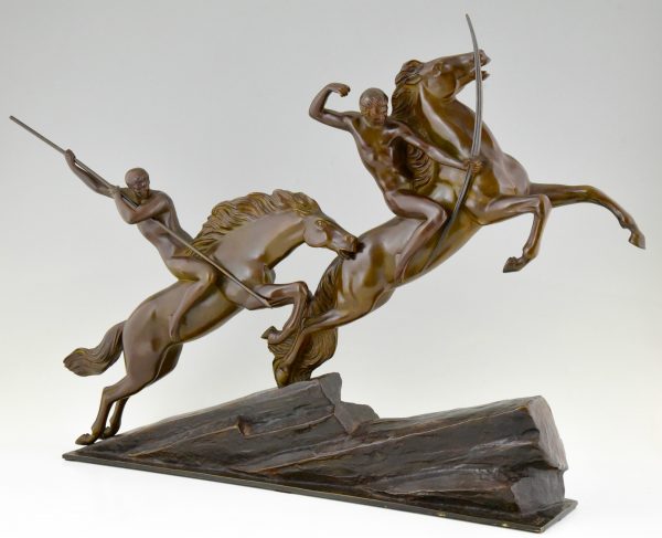 Sculpture bronze Art Deco deux archers au cheval