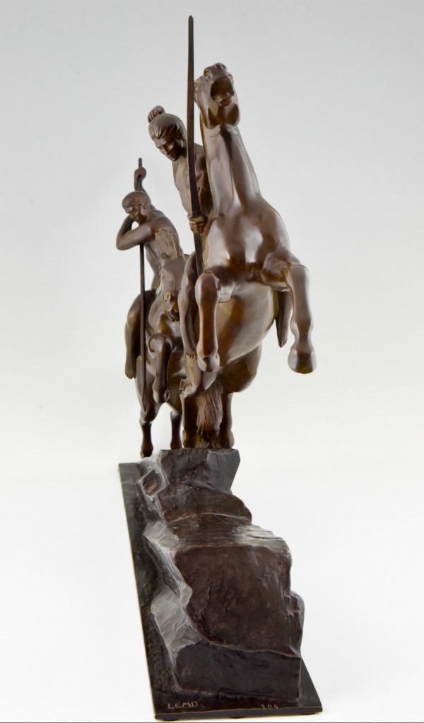 Sculpture bronze Art Deco deux archers au cheval