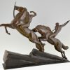 Sculpture bronze Art Deco deux archers au cheval