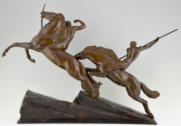 Sculpture bronze Art Deco deux archers au cheval