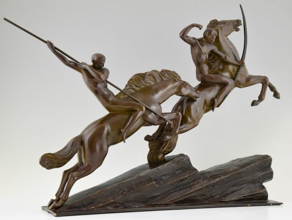 Sculpture bronze Art Deco deux archers au cheval