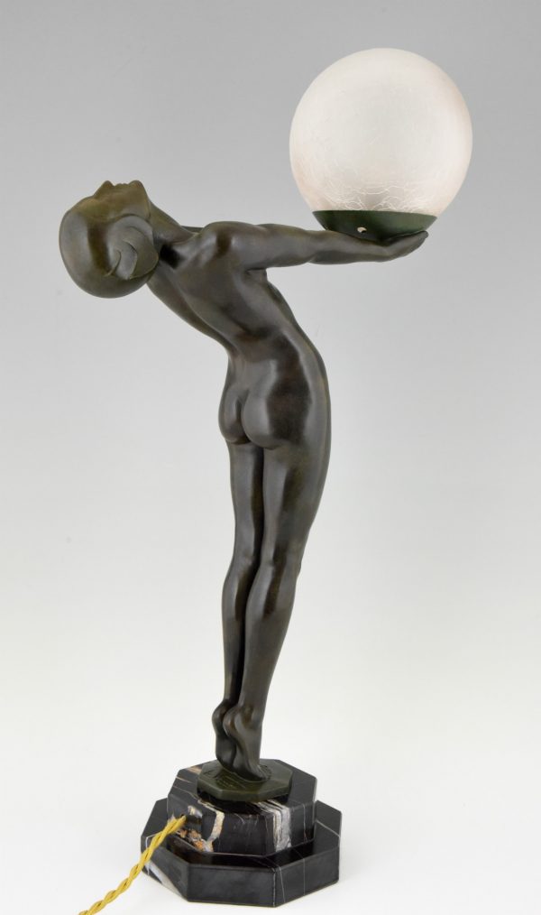 Art Deco lamp naakte vrouw met bal H. 66 cm / 26 inch.