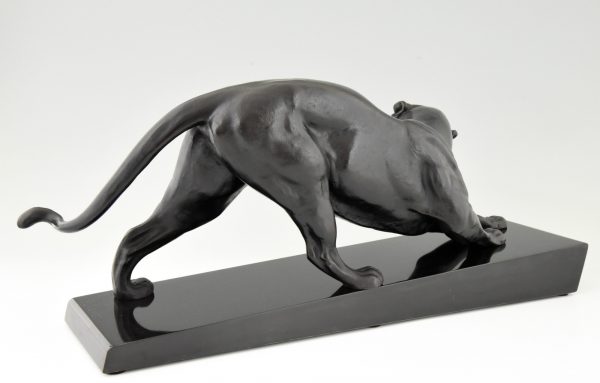 Art Deco panther sculpture.