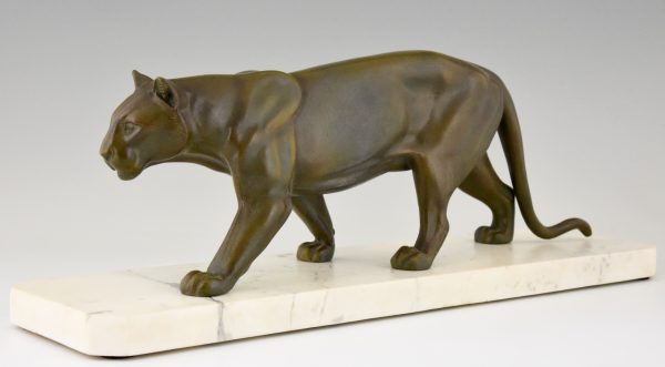 Art Deco sculpture of a panther