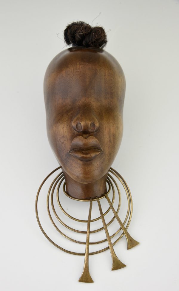 Art Deco masque murale tête d’un Africaine en bois