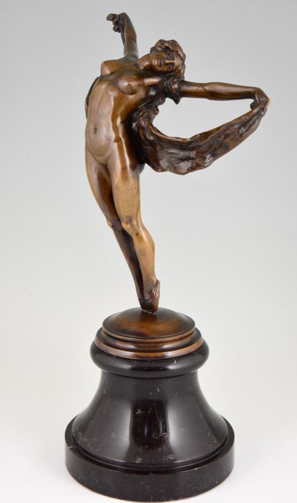 Art Nouveau bronze sculpture of a dancing nude.