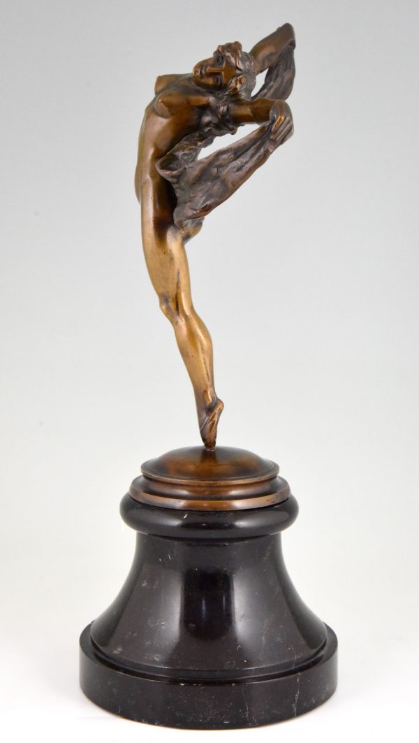 Art Nouveau bronze sculpture of a dancing nude.