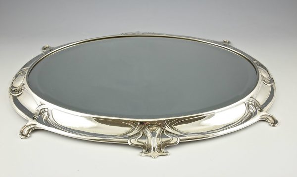 Art Nouveau centerpiece with mirror plateau