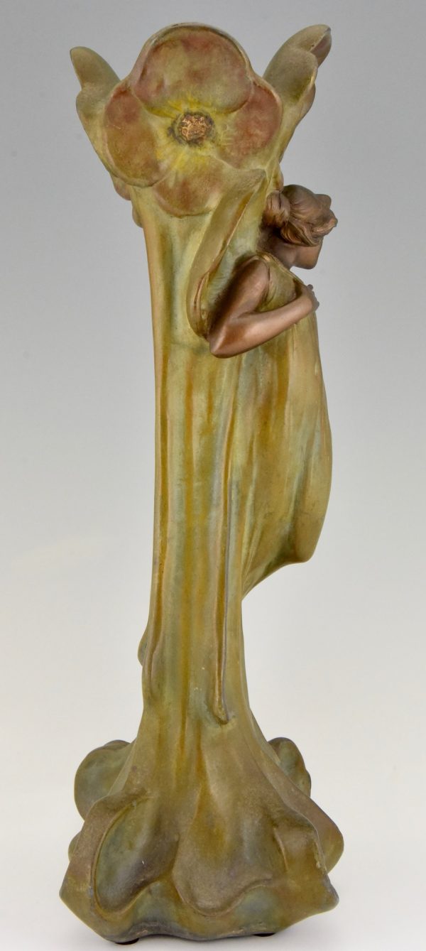 Art Nouveau vase femme papillon aux fleurs