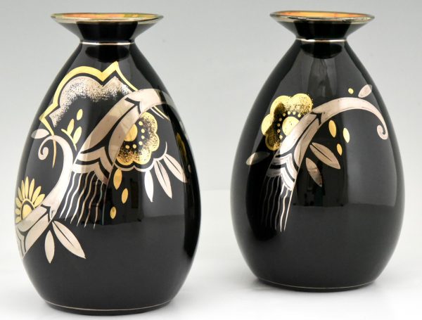 Paar Art Deco Keramik Vasen Schwartz, Gold und Silber