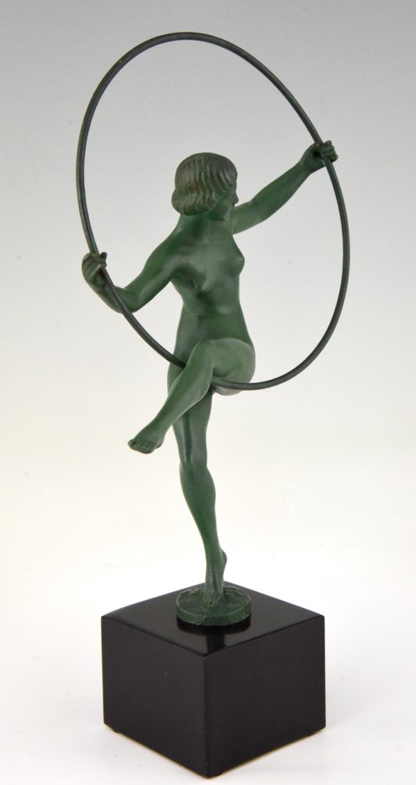 Art Deco sculptuur naakt met hoepel