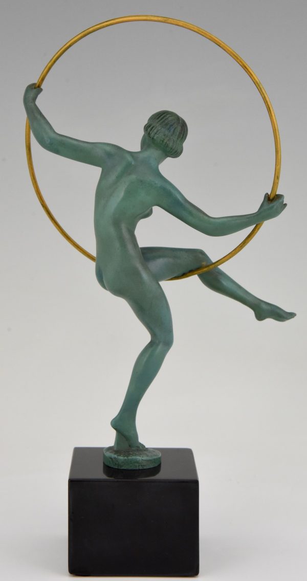 Art Deco sculptuur naakt met hoepel