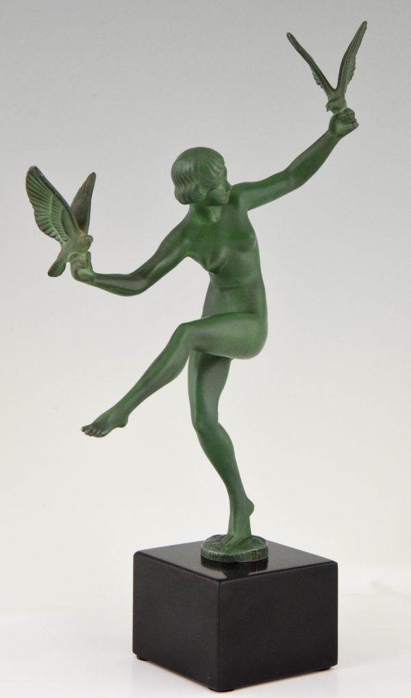 Sculpture Art Deco danseuse nue aux oiseaux