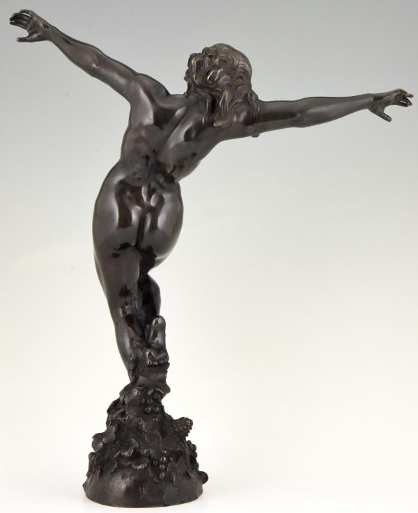 Jugendstil Bronzeskulptur tanzenden nackten Bacchantin