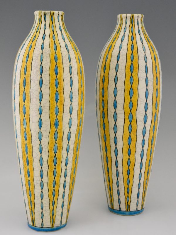 Paire Art Deco vases céramique jaune, bleu et blanc