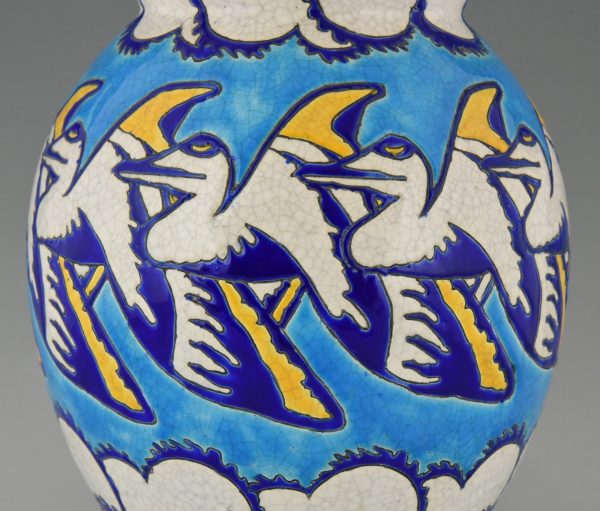 Grand vase Art Deco en céramique pelicans en vol