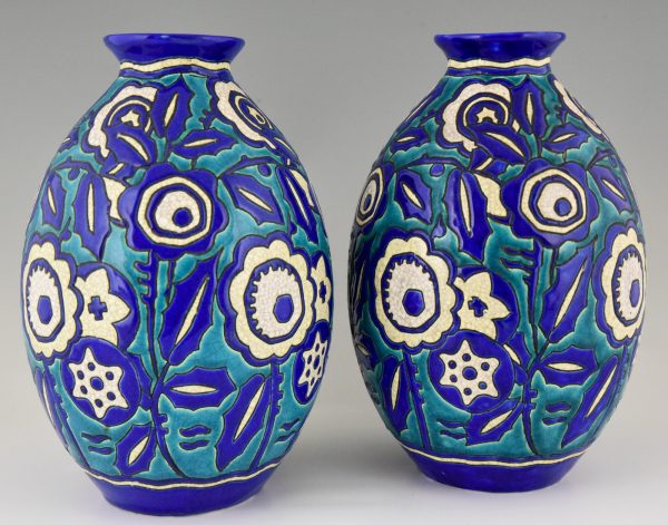 Paire de Art Deco vases en céramique fleurs sur fond blue