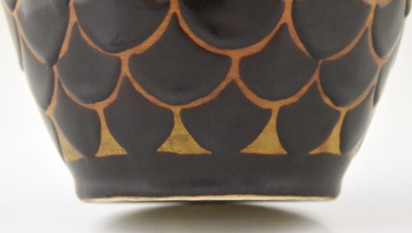 Art Deco vase ceramique decor d’oiseaux stylisés.