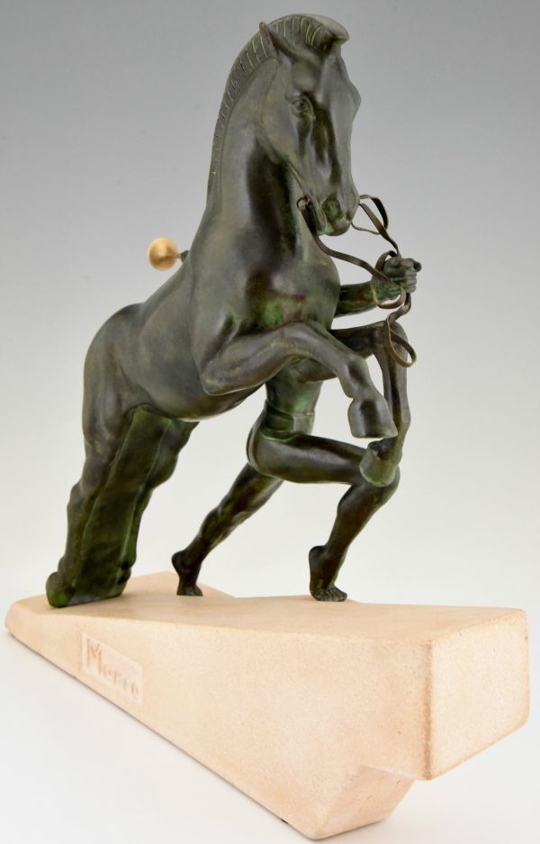 L’appel sculpture Art Deco homme à la trompette et cheval