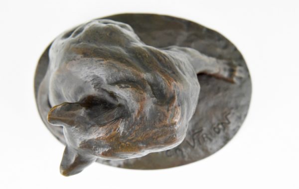 Art Deco bronze sculpture of a cat.